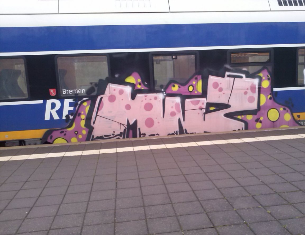 Graffiti Train - Photo by ZUGZWANG - mnz, bremerhaven, 27 (2014)