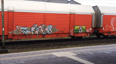 Graffiti Train - Photo by ZUGZWANG