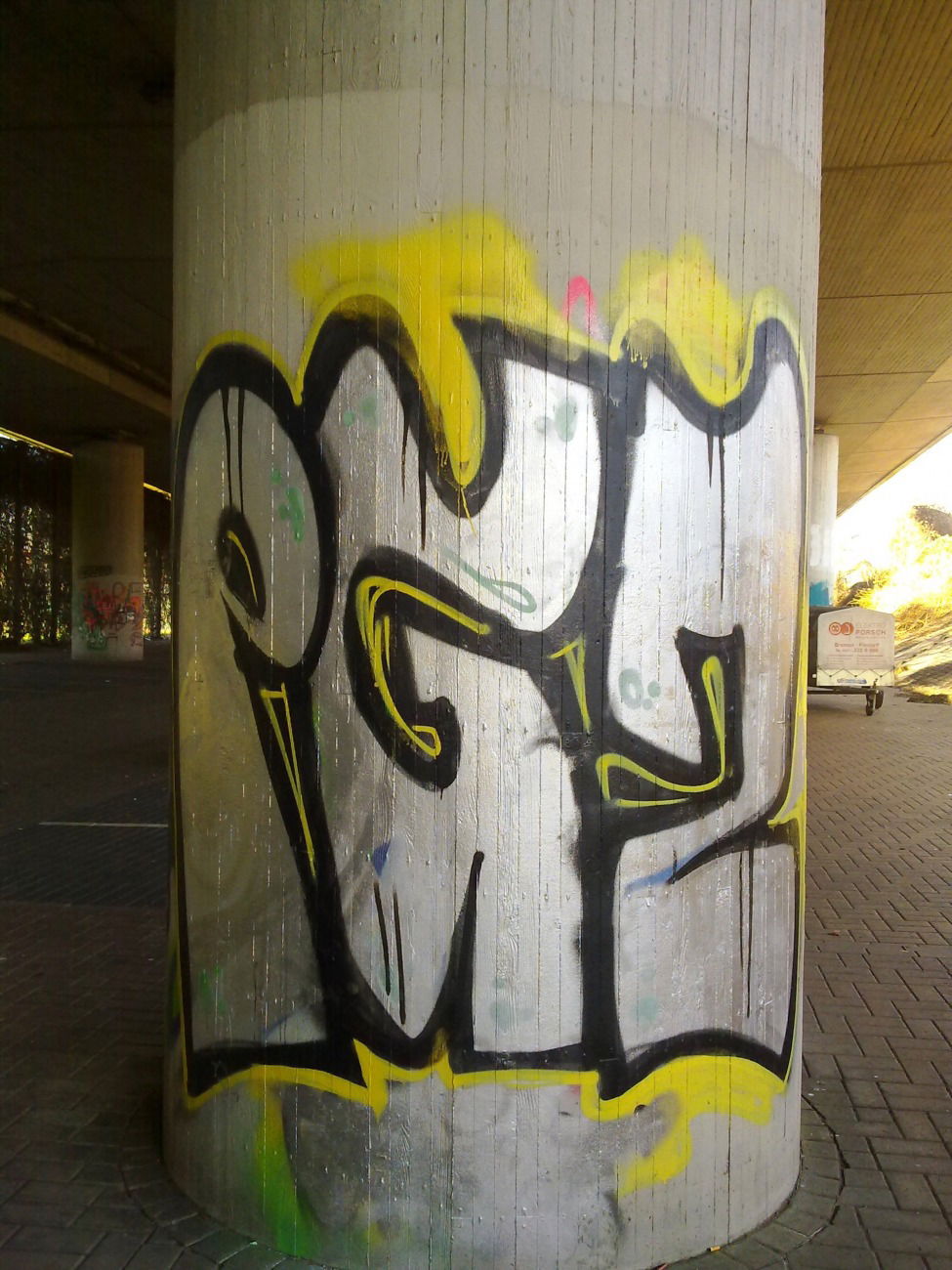 Graffiti Bombing - Photo by ZUGZWANG - pgz