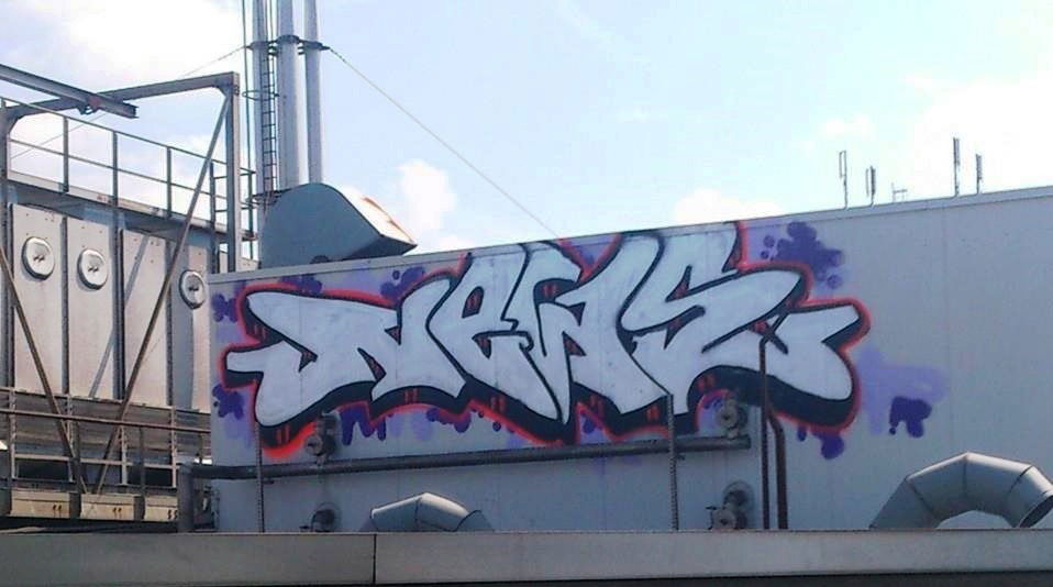 Graffiti Bombing - Photo by ZUGZWANG - news