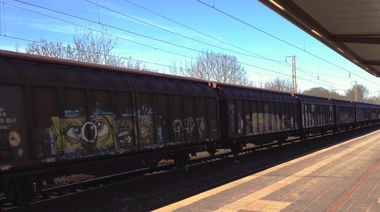 Graffiti Train - Photo by ZUGZWANG - swk