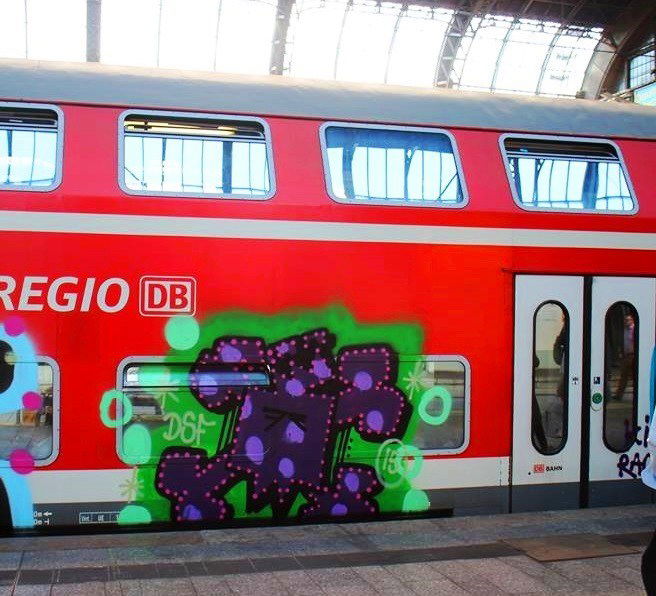 Graffiti Train - Photo by ZUGZWANG - dsf, hamburg (2015)