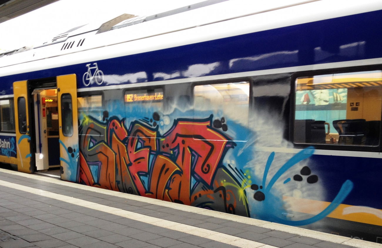 Graffiti Train - Photo by ZUGZWANG - siet (2017)