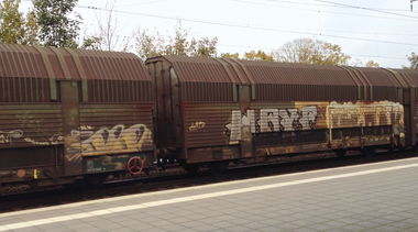 Graffiti Train - Photo by ZUGZWANG