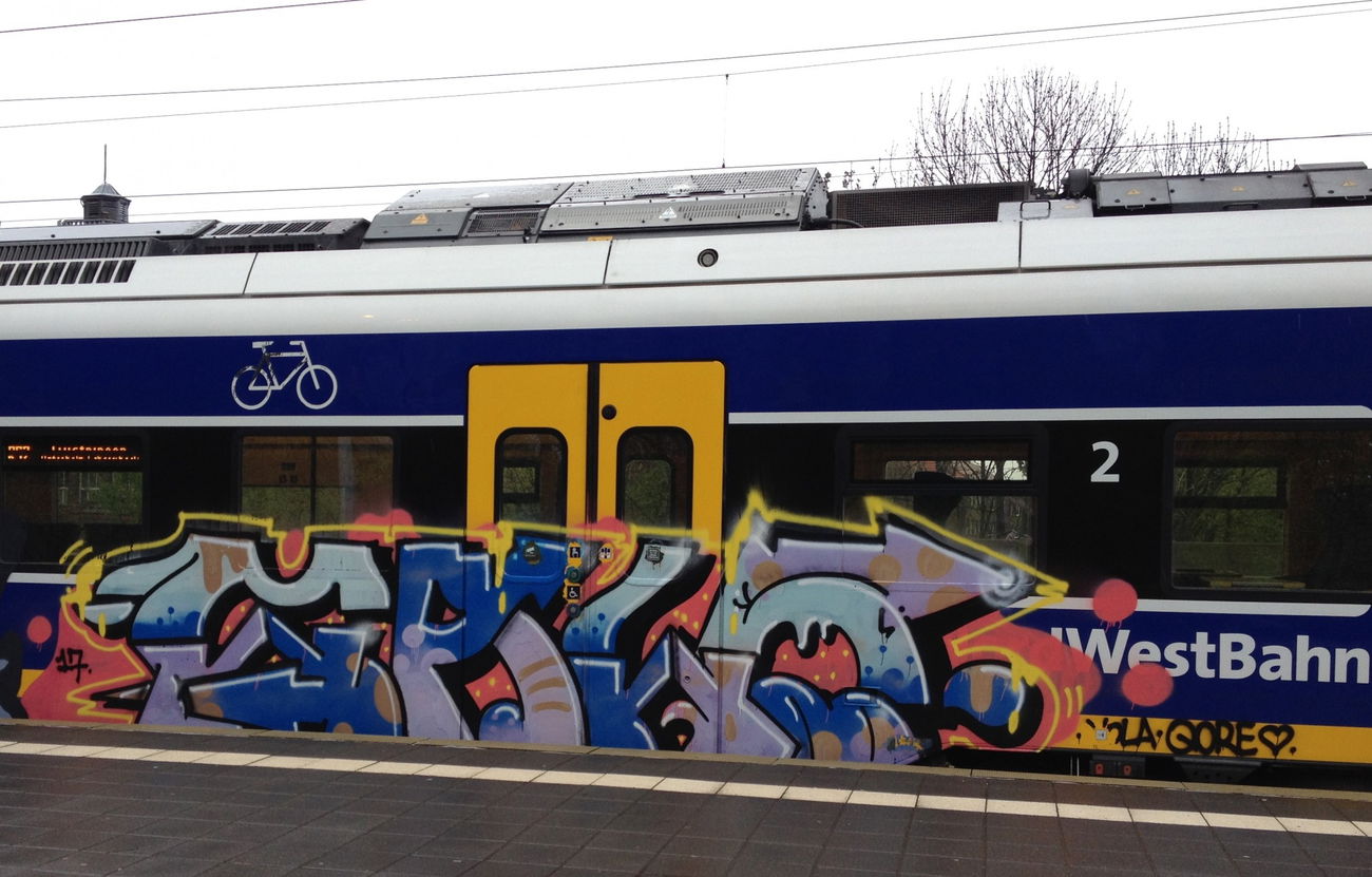 Graffiti Train - Photo by ZUGZWANG (2017)