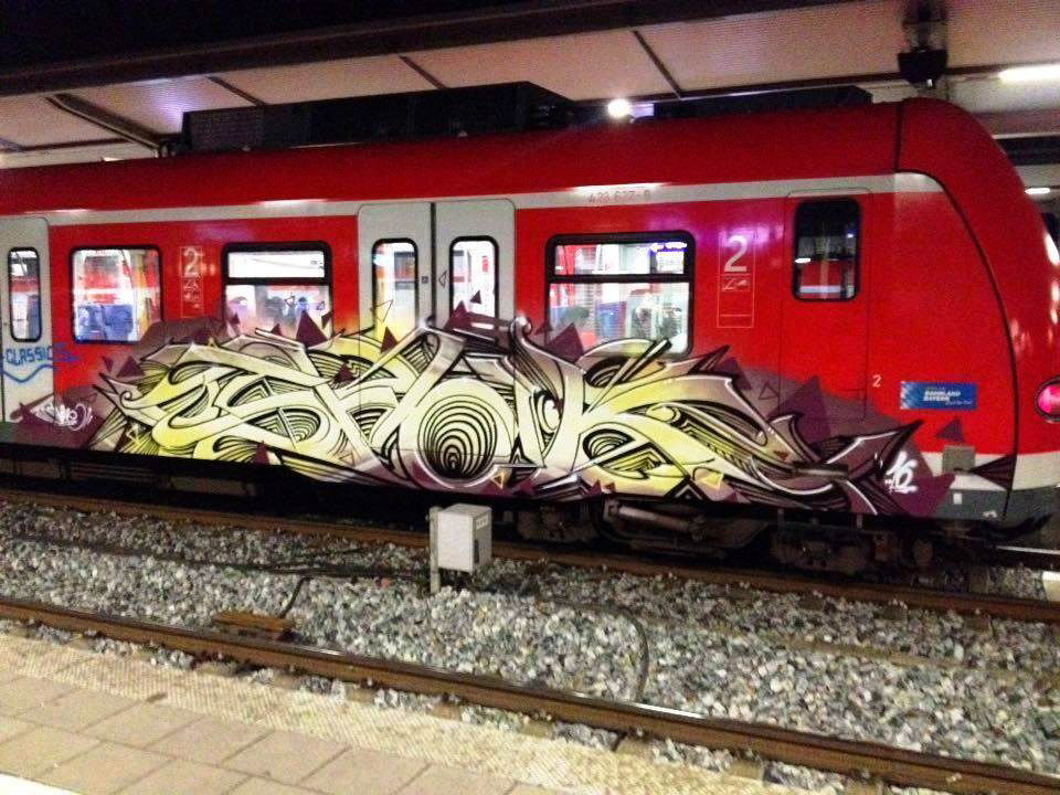 Graffiti Train - Photo by ZUGZWANG