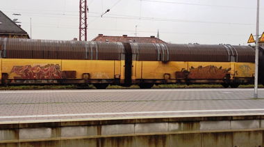 Graffiti Train - Photo by ZUGZWANG