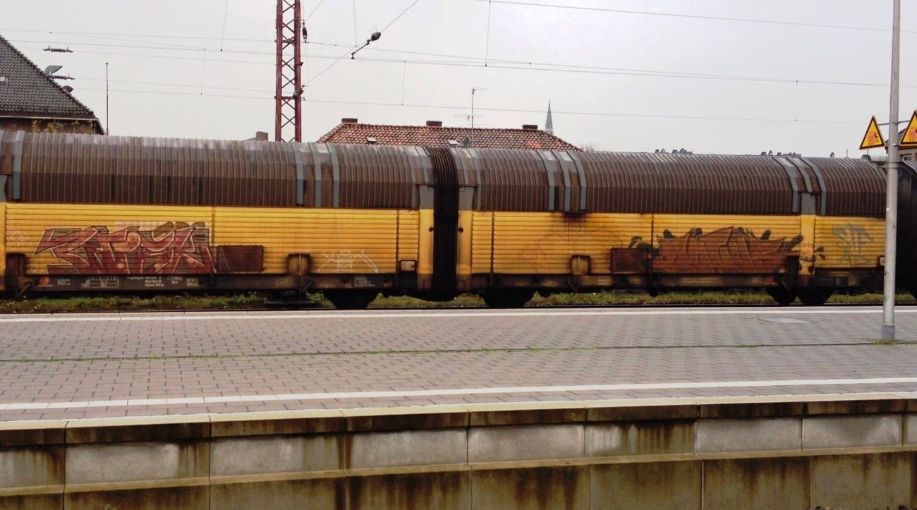 Graffiti Train - Photo by ZUGZWANG