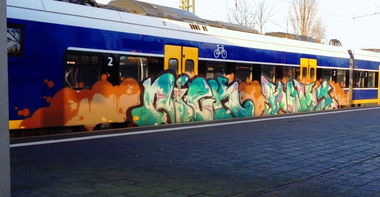 Graffiti Train - Photo by ZUGZWANG - niek, howy (2017)
