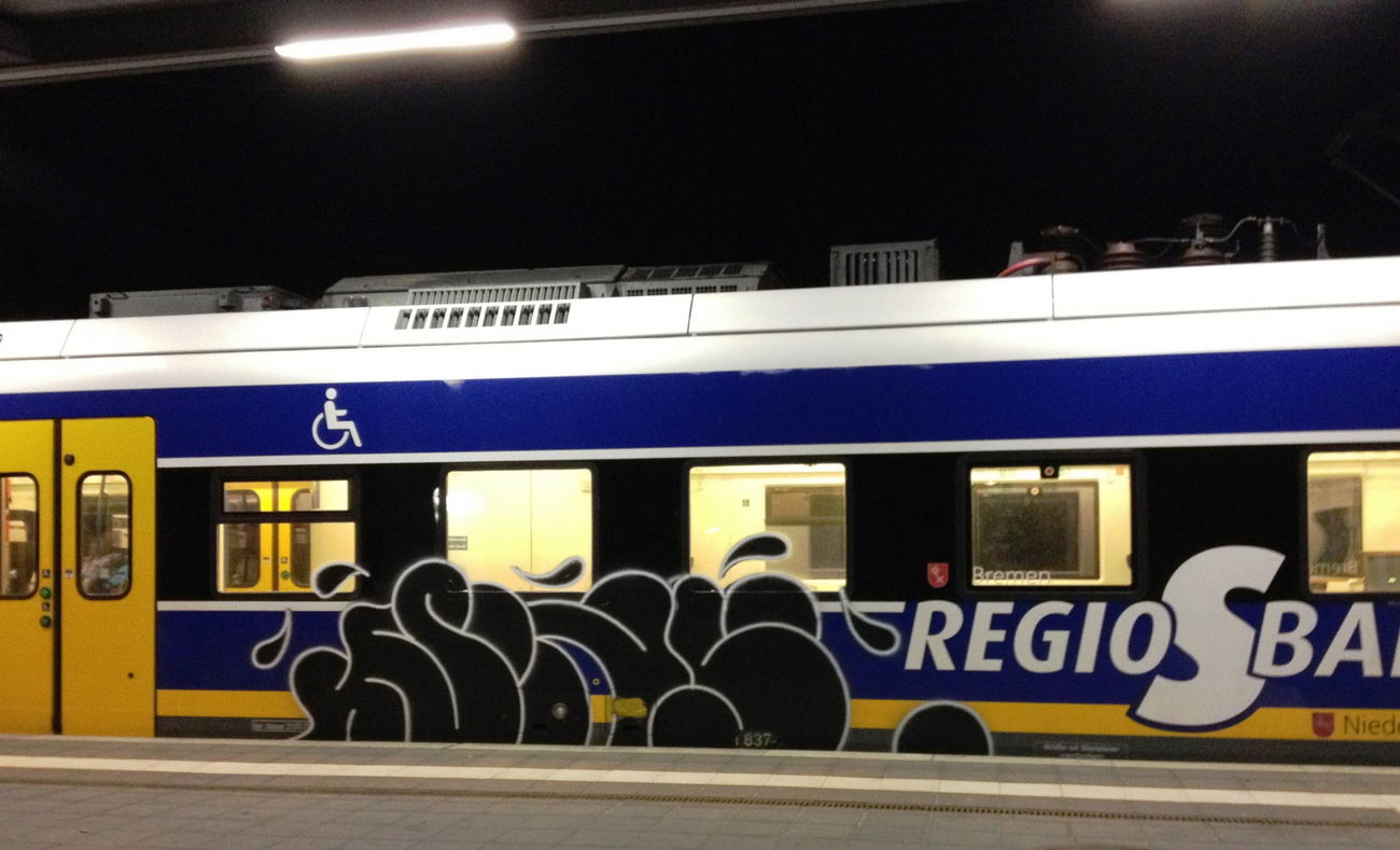 Graffiti Train - Photo by ZUGZWANG (2017)