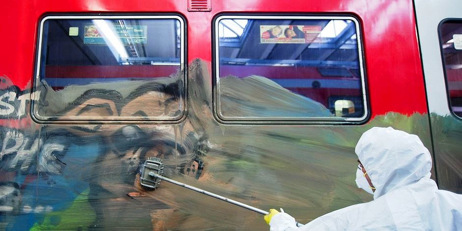 Graffiti Train - Photo by ZUGZWANG - buff