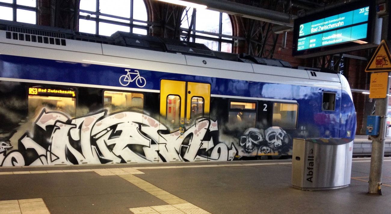 Graffiti Train - Photo by ZUGZWANG - niek (2017)