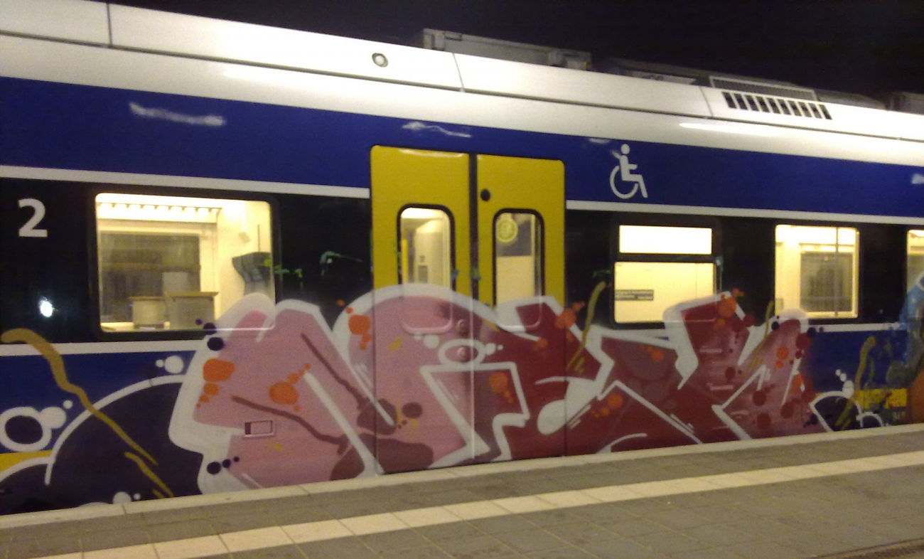 Graffiti Train - Photo by ZUGZWANG - niek