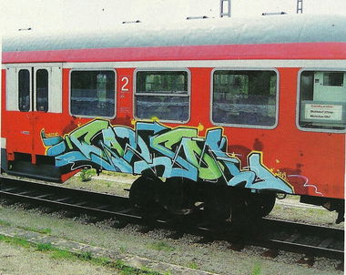 Graffiti Train - Photo by ZUGZWANG - capso