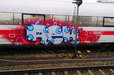 Graffiti Train - Photo by ZUGZWANG - rek