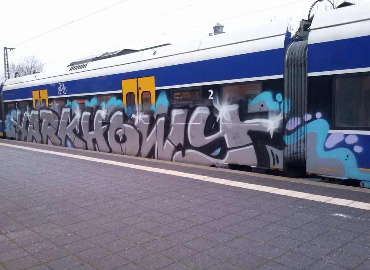 Graffiti Train - Photo by ZUGZWANG - hark, howy, bremerhaven (2014)