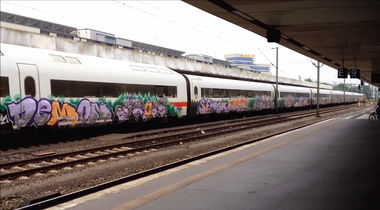 Graffiti Train - Photo by ZUGZWANG - ice, end2end