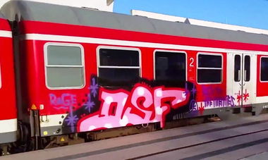 Graffiti Train - Photo by ZUGZWANG - dsf (2015)