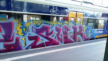 Graffiti Train - Photo by ZUGZWANG - swk