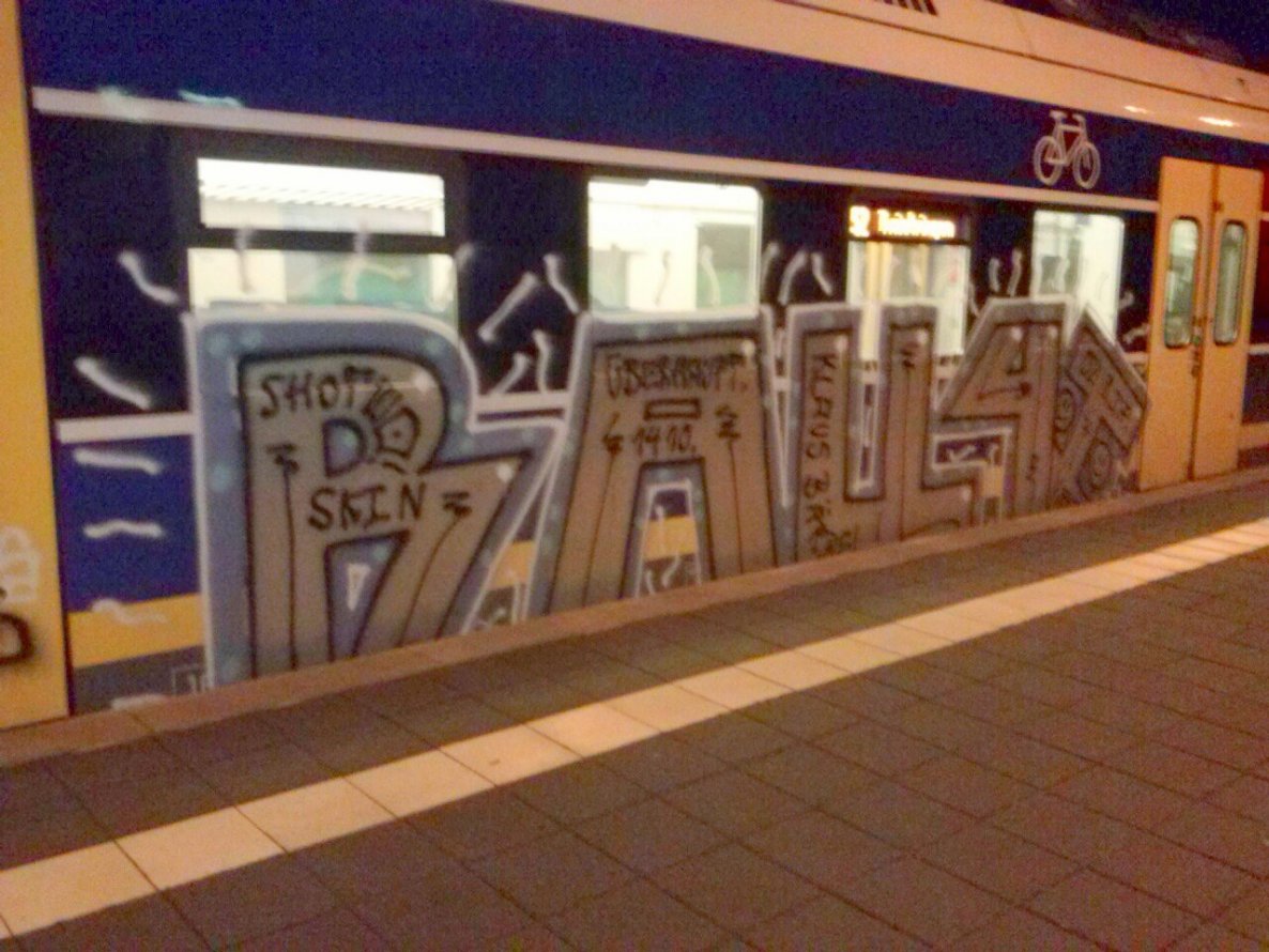 Graffiti Train - Photo by ZUGZWANG - rally, bremerhaven, 27 (2014)