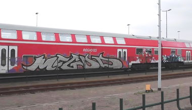 Graffiti Train - Photo by ZUGZWANG