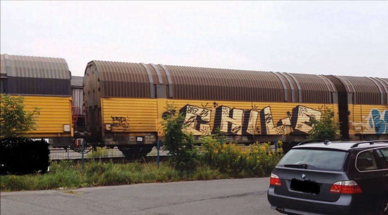Graffiti Train - Photo by ZUGZWANG - chile