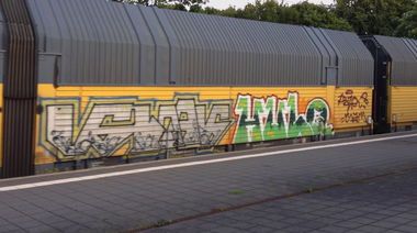 Graffiti Train - Photo by ZUGZWANG