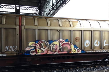 Graffiti Train - Photo by ZUGZWANG