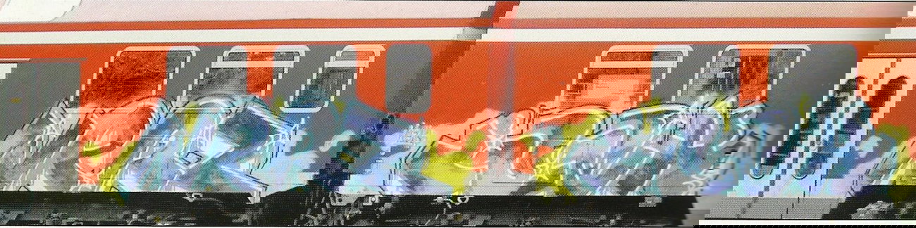 Graffiti Train - Photo by ZUGZWANG - nerz, isek