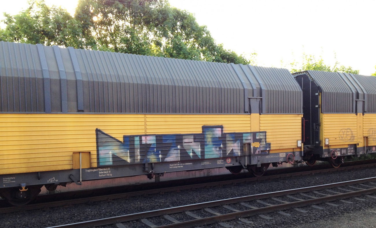 Graffiti Train - Photo by ZUGZWANG