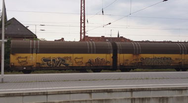 Graffiti Train - Photo by ZUGZWANG