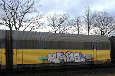Graffiti Train - Photo by ZUGZWANG - burns