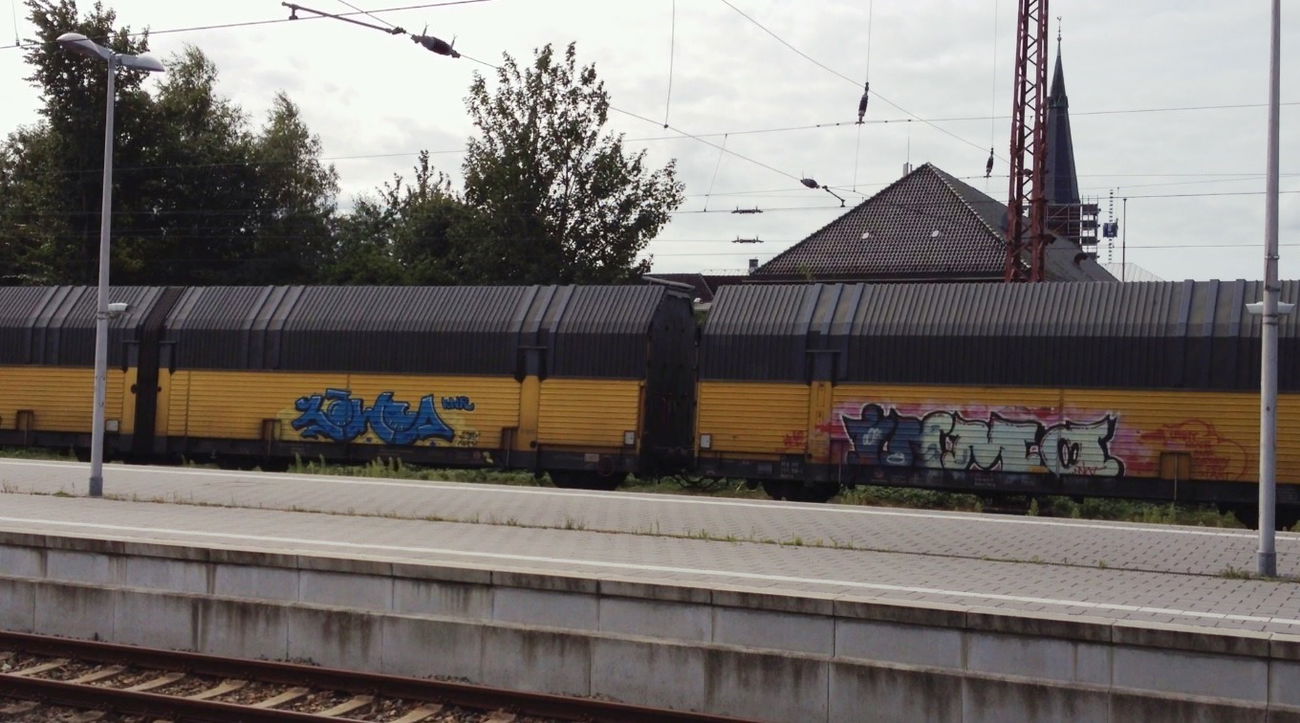 Graffiti Train - Photo by ZUGZWANG