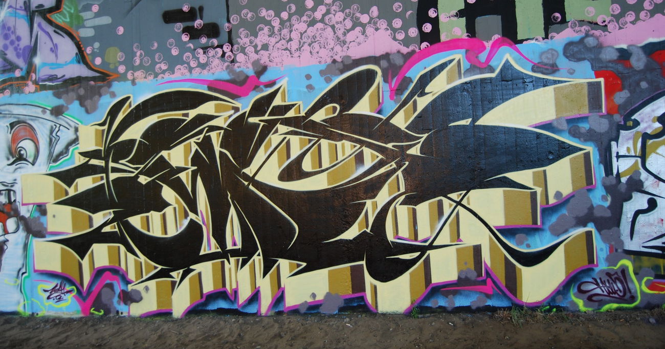 Graffiti Wall - Photo by ZWACE - HUS (2021)