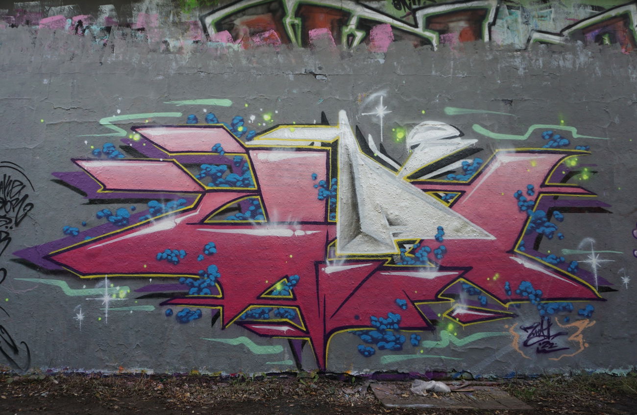 Graffiti Wall - Photo by ZWACE - HUS (2022)