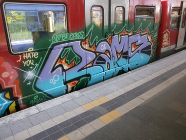 Graffiti Train in Hamburg - Photo by Zane_one - Rams, Teck, Teck9 (2013)