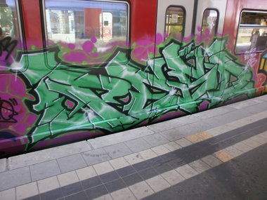 Graffiti Train in Hamburg - Photo by Zane_one - Pesd, Fino, Teck (2013)