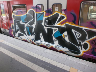 Graffiti Train in Hamburg - Photo by Zane_one - Fino, Pesd, Teck (2013)