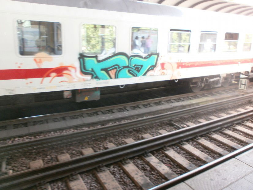 Graffiti Train in Hamburg - Photo by Zane_one - ra, ice, dammtor (2013)