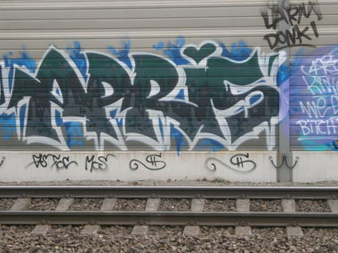 Graffiti Bombing in Hamburg - Photo by Zane_one - Apris, 180, trainline
