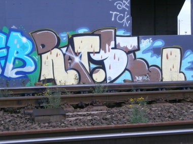 Graffiti Wall in Hamburg - Photo by Zane_one - Rätsel, Hamburg, Trainline (2009)
