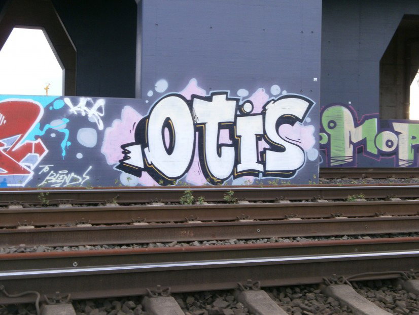 Graffiti Wall in Hamburg - Photo by Zane_one - otis, hamburg