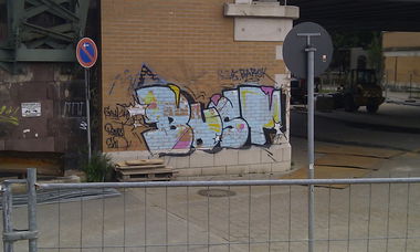 Graffiti Bombing in Hamburg - Photo by Zane_one - bust, end, hamburg