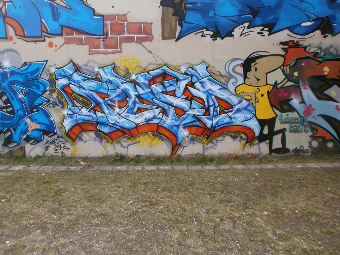 Graffiti Wall in Hamburg - Photo by Zane_one - pesd, fino, berlin (2013)