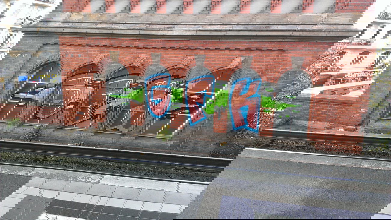 Graffiti Bombing in Hamburg - Photo by Zane_one - gfk, hamburg, schanze (2013)