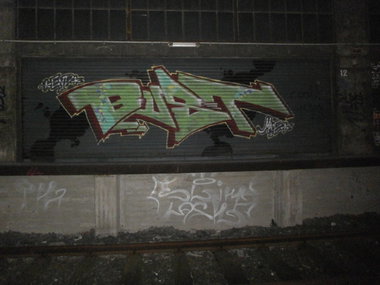 Graffiti Wall in Hamburg - Photo by Zane_one - bust, end, hamburg