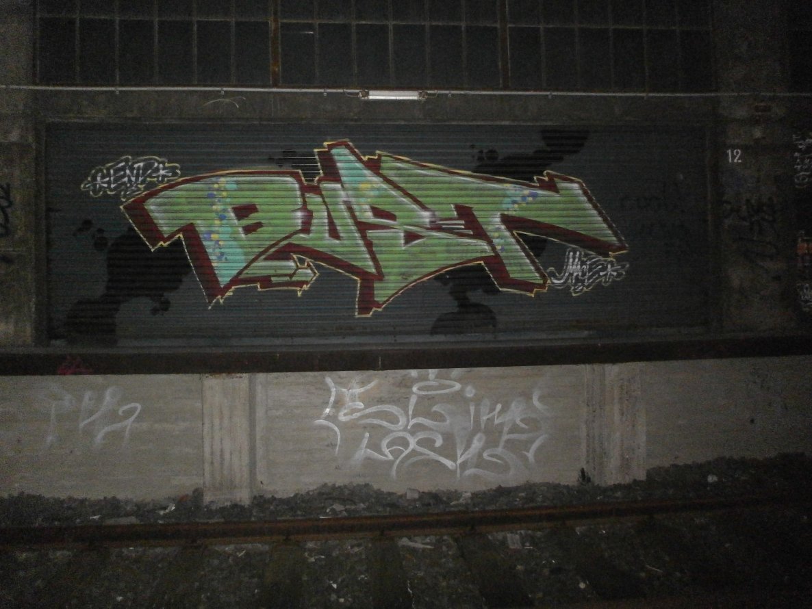 Graffiti Wall in Hamburg - Photo by Zane_one - bust, end, hamburg