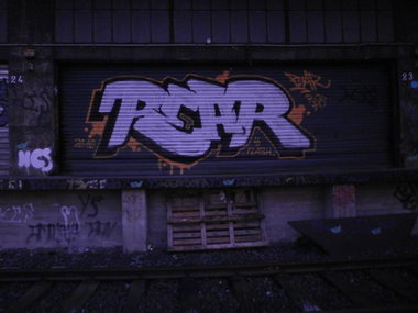 Graffiti Wall in Hamburg - Photo by Zane_one - pear, rgb, hamburg (2010)