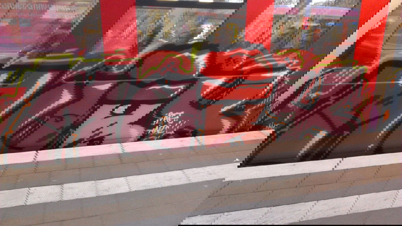 Graffiti Train in Hamburg - Photo by Zane_one - Murx, yrz, arc (2013)