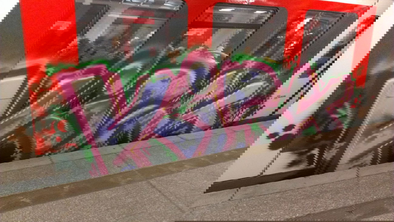 Graffiti Train in Hamburg - Photo by Zane_one - kira, 180 (2013)